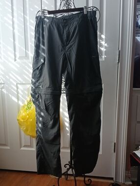 Columbia Men's Black Zip-Off Cargo Pants